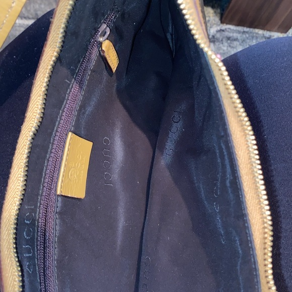 Authentic Vintage Jackie O Hobo Gucci Bag Leather & silk material. Gold hardware - Picture 7 of 8